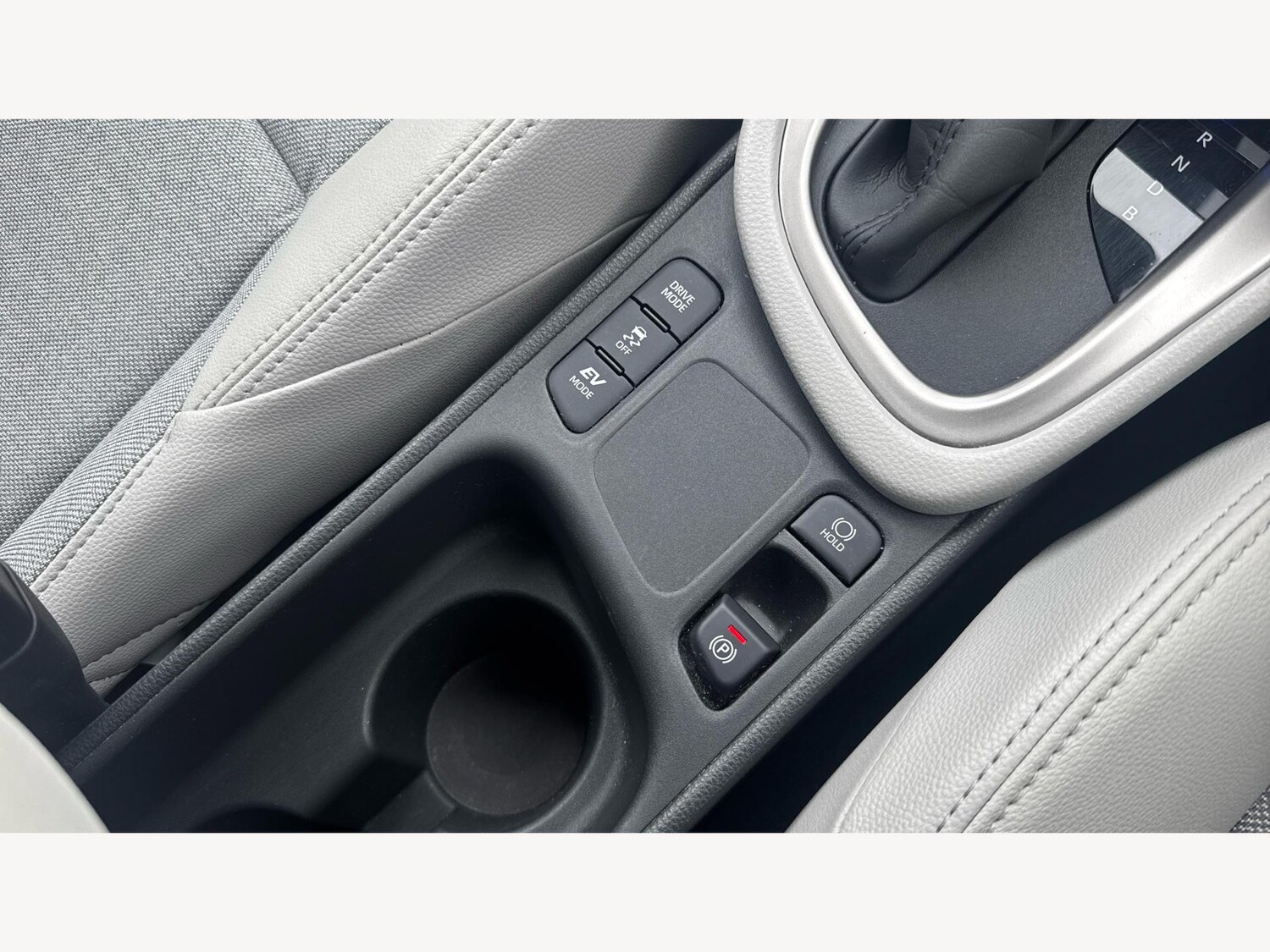 Used Toyota Yaris 2022 for sale - 76247035: Photo 26