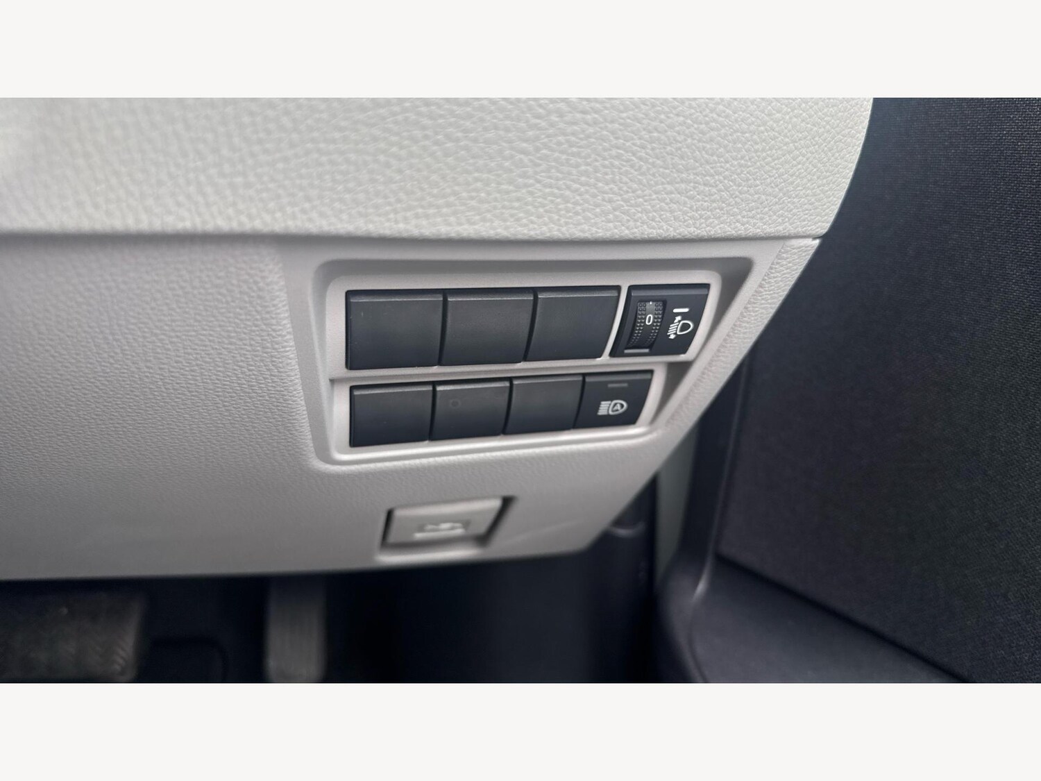 Used Toyota Yaris 2022 for sale - 76247035: Photo 32