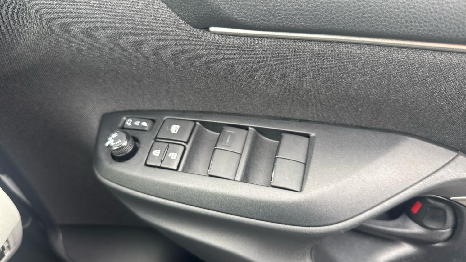 Used Toyota Yaris 2022 for sale - 76247035: Photo 33