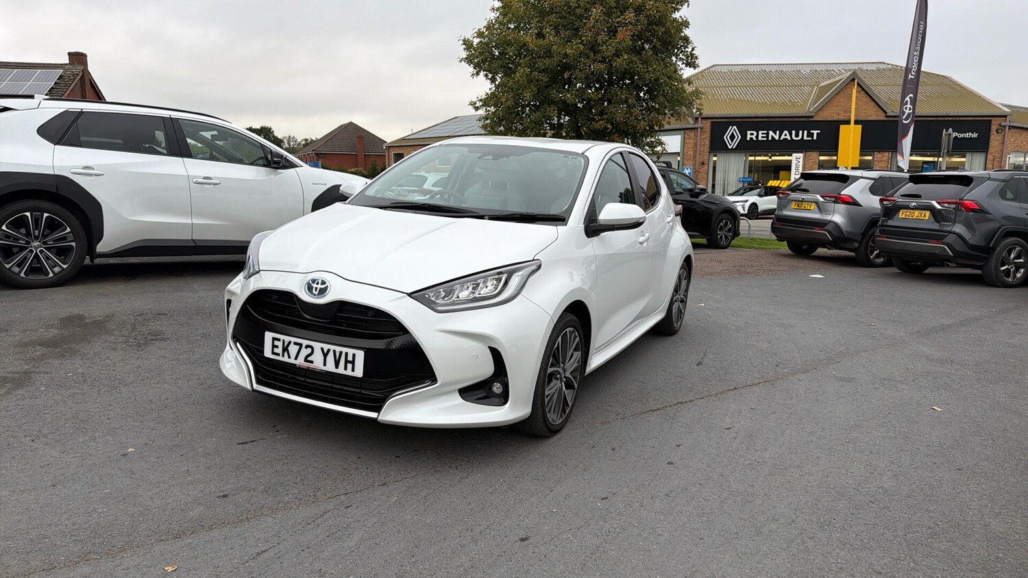 Used Toyota Yaris 2022 for sale - 76247035: Photo 44