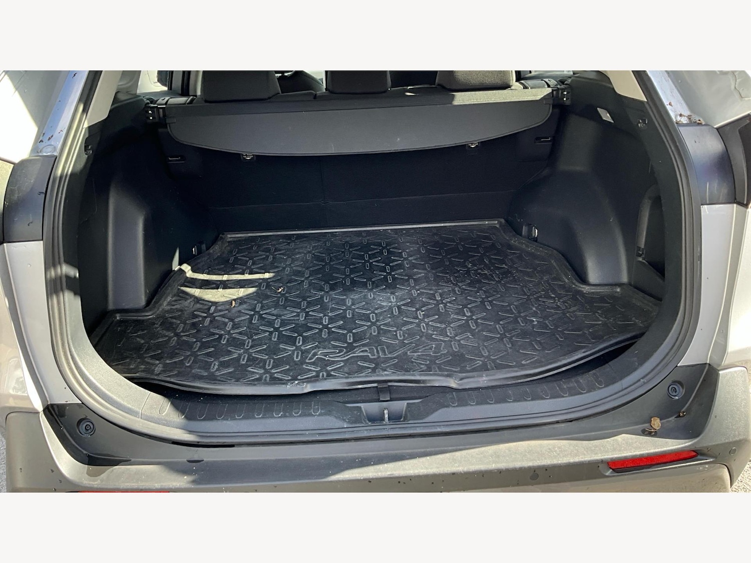 Used Toyota RAV4 2021 for sale - 76099120: Photo 16