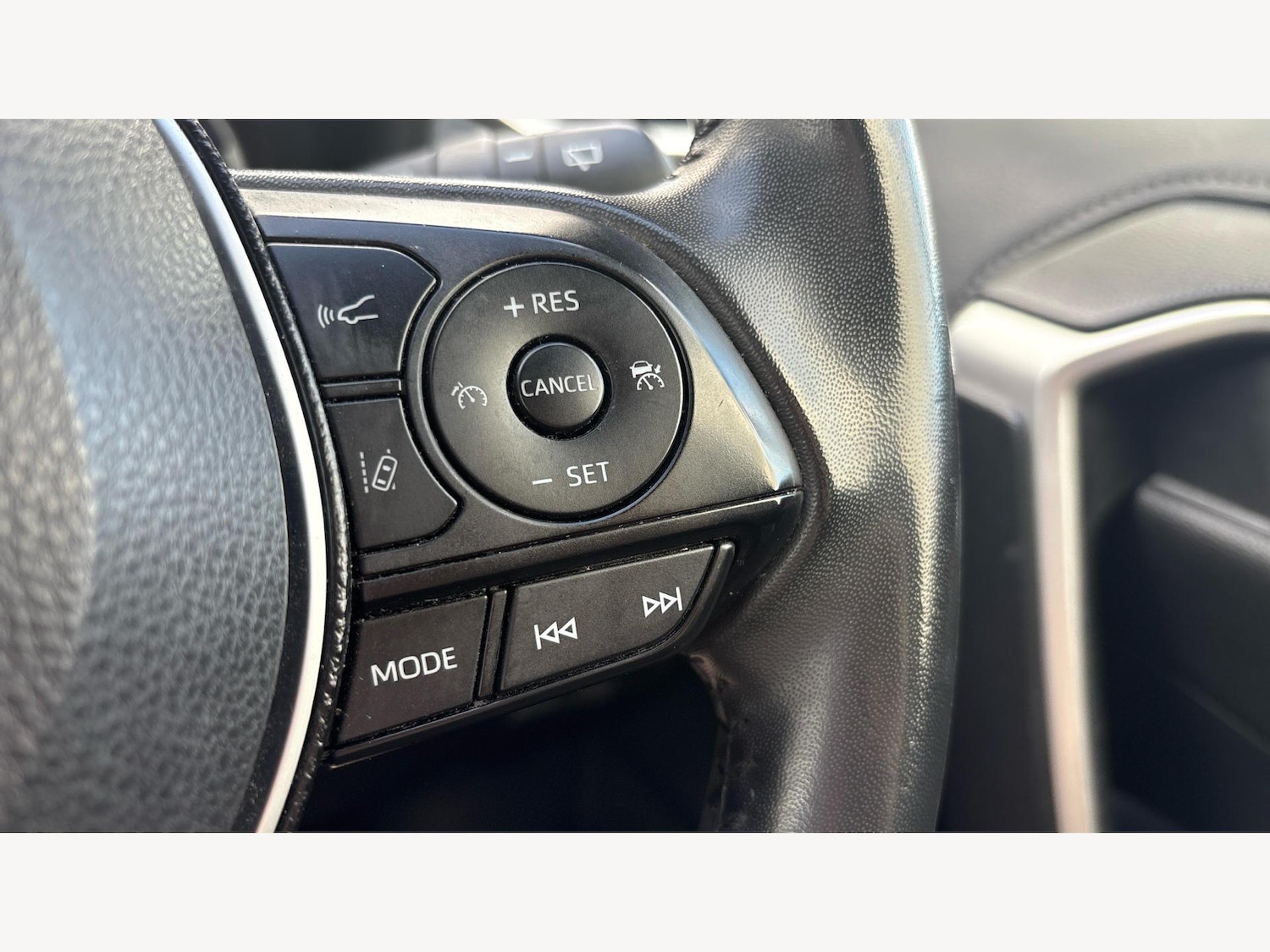 Used Toyota RAV4 2019 for sale - 76522454: Photo 25