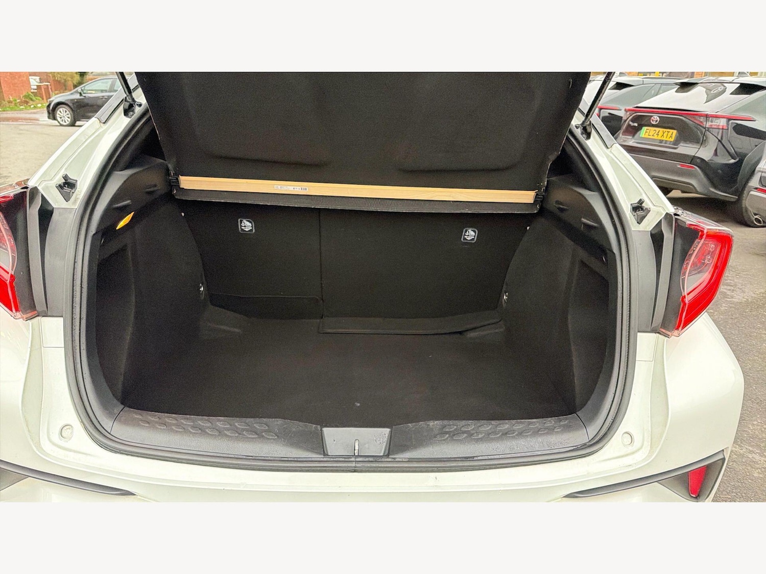 Used Toyota C-HR for sale - 77696573: Photo 16