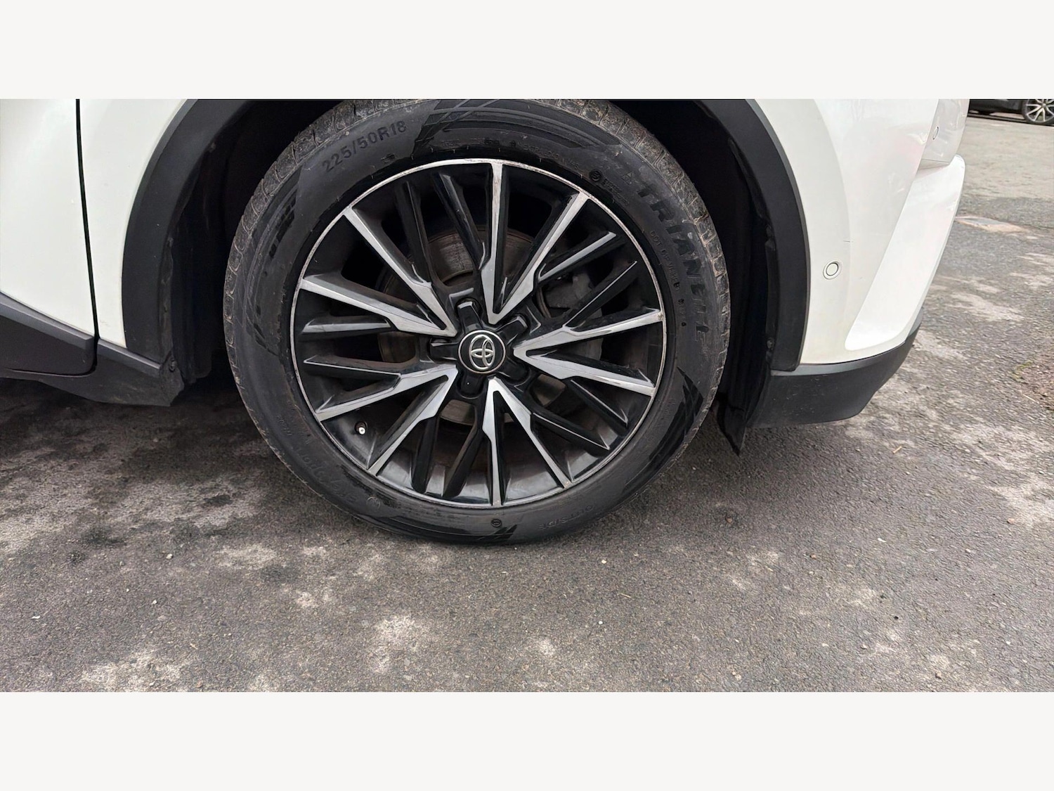 Used Toyota C-HR for sale - 77696573: Photo 31