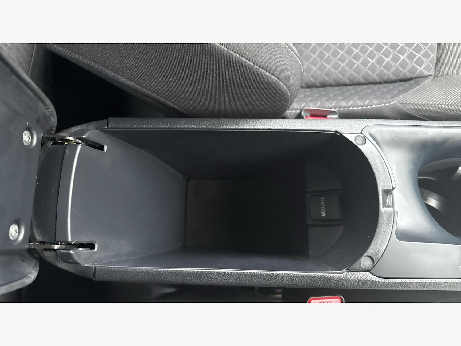 Used Toyota C-HR for sale - 77229889: Photo 31