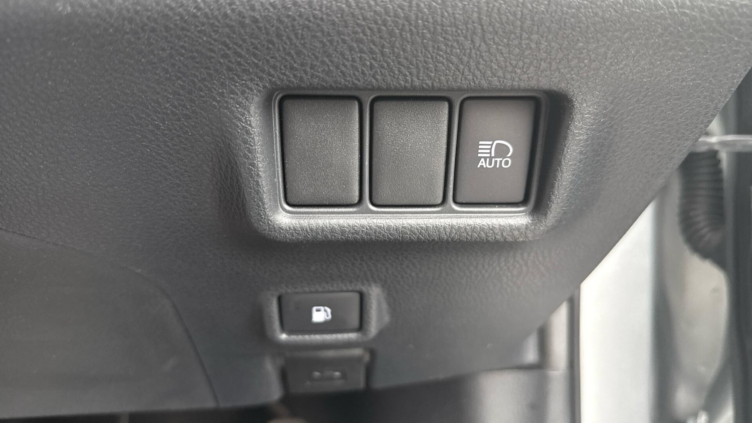 Used Toyota C-HR for sale - 77229889: Photo 36