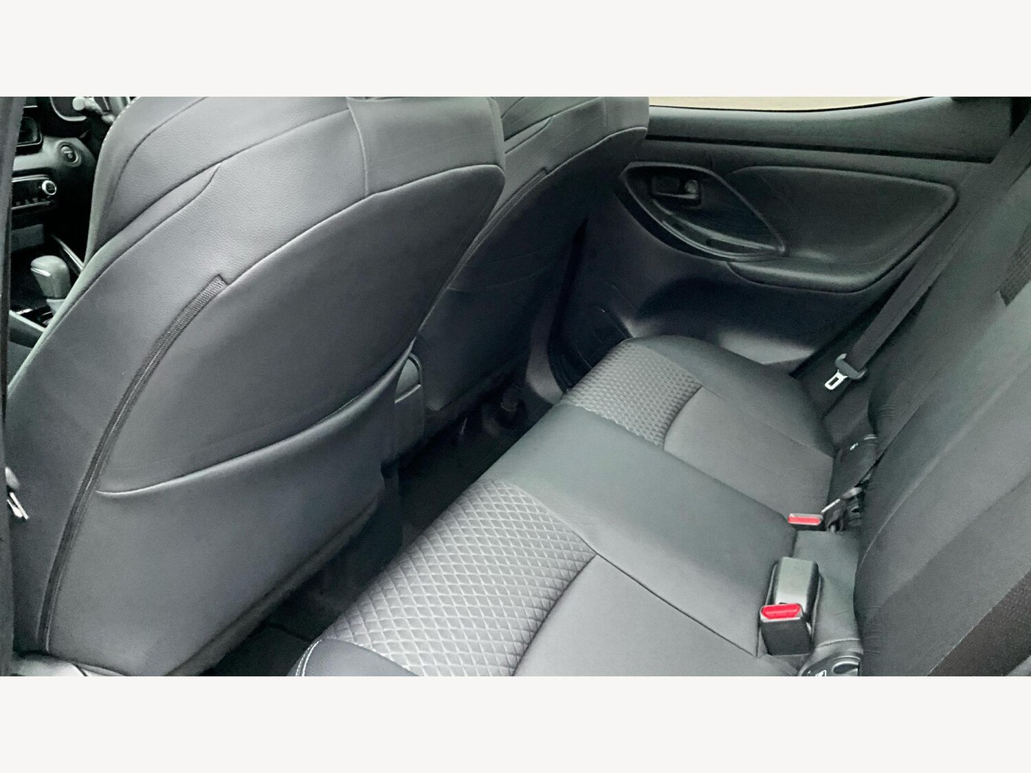 Used Toyota Yaris 2024 for sale - 77479575: Photo 15