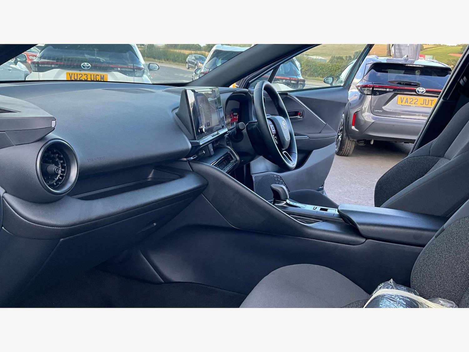 Used Toyota C-HR 2024 for sale - 75732444: Photo 12