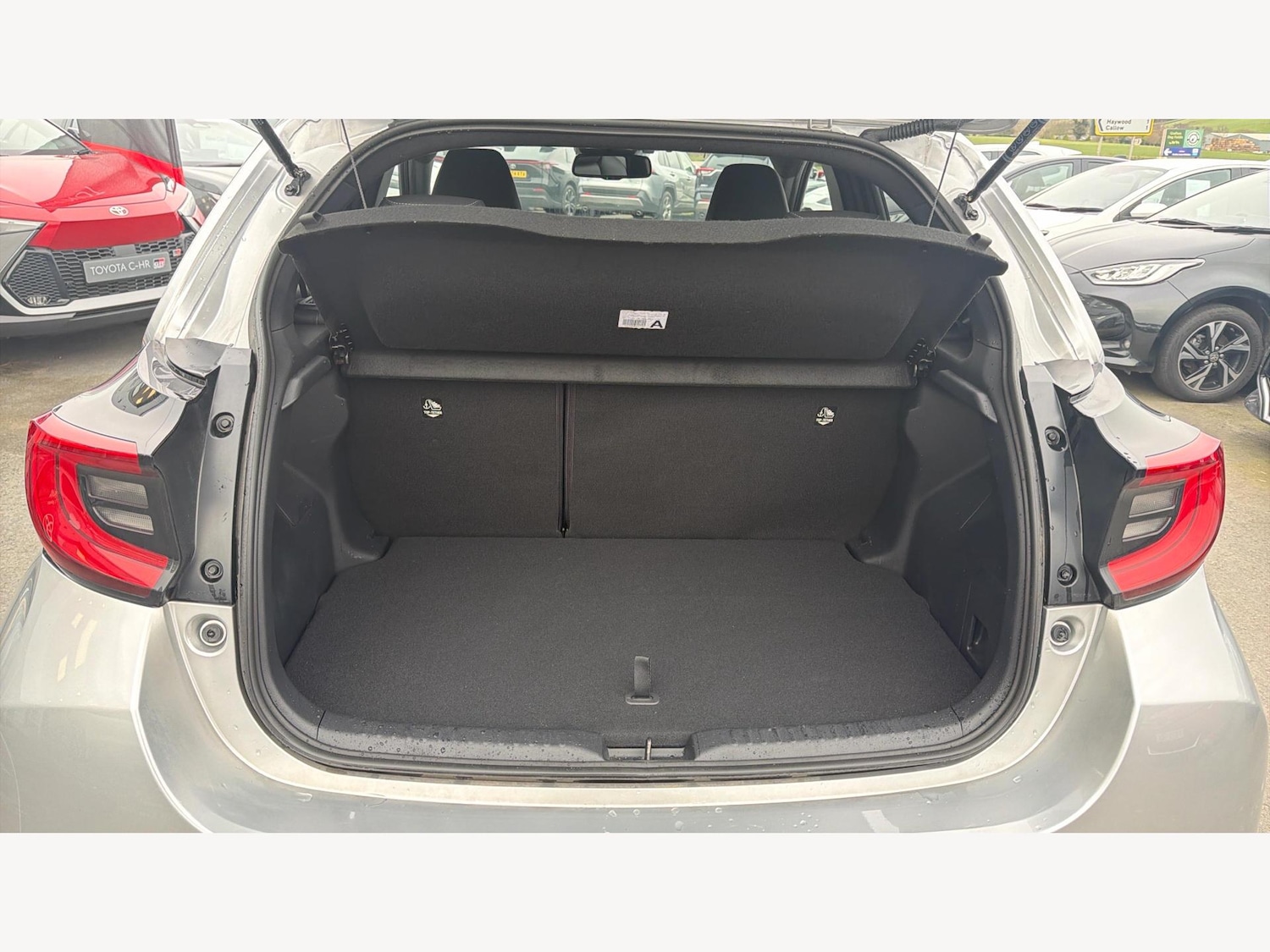 Used Toyota Yaris 2024 for sale - 77793730: Photo 16