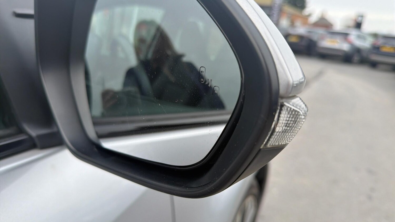 Used Toyota Yaris 2024 for sale - 77793730: Photo 40