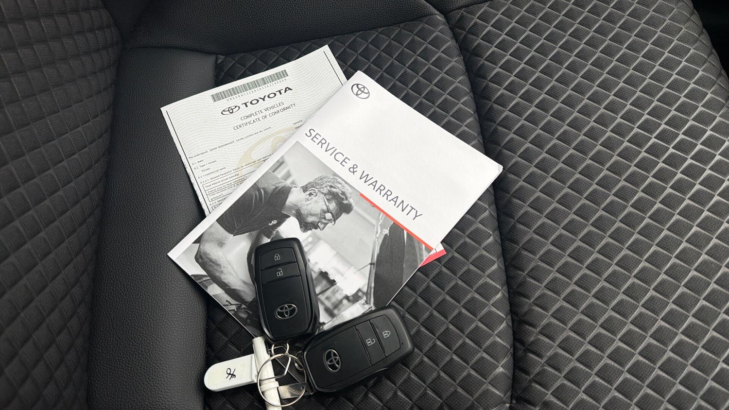 Used Toyota Yaris 2024 for sale - 77793730: Photo 43