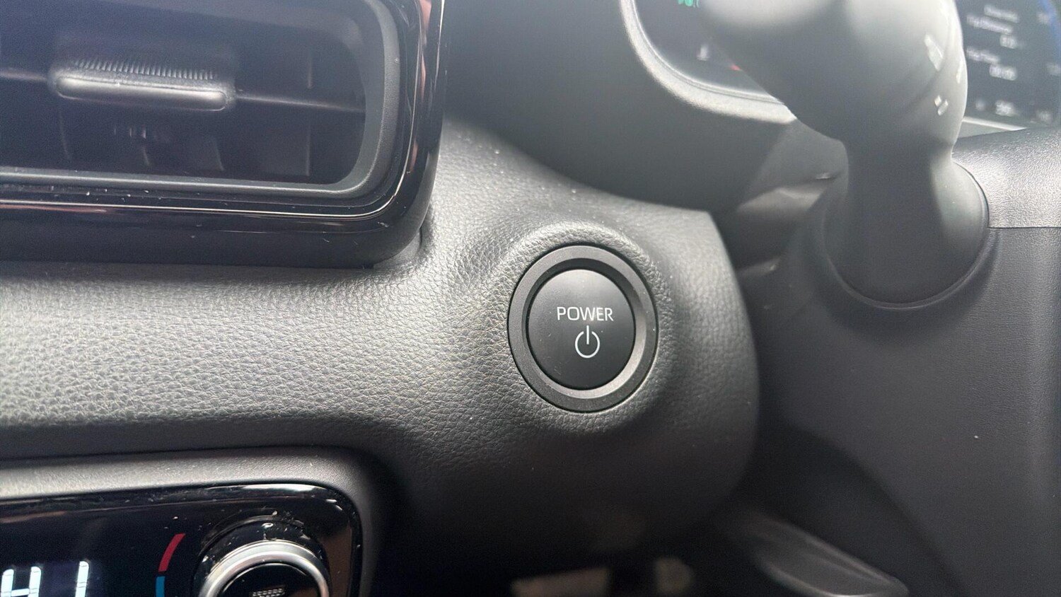 Used Toyota Yaris 2024 for sale - 77793730: Photo 44