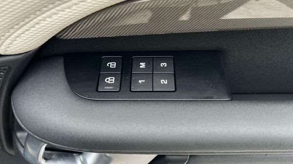 Used Land Rover Discovery 2021 for sale - 76208833: Photo 41