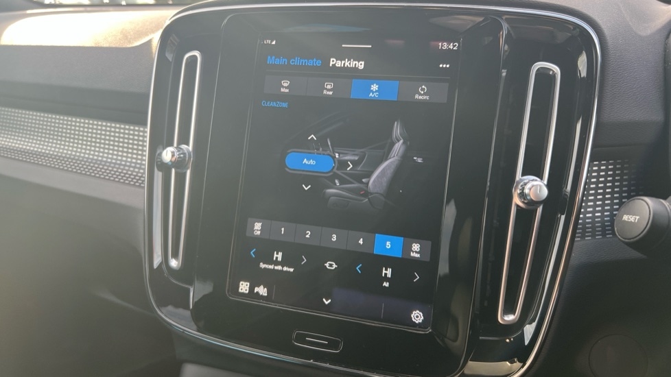 Used Volvo XC40 2021 for sale - 76954373: Photo 47