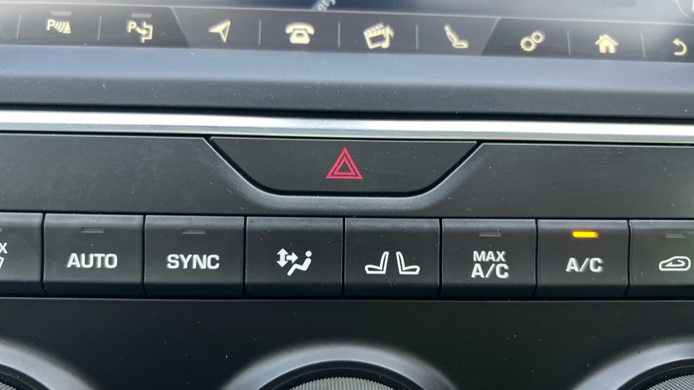 Used Jaguar E-Pace 2019 for sale - 76948327: Photo 33