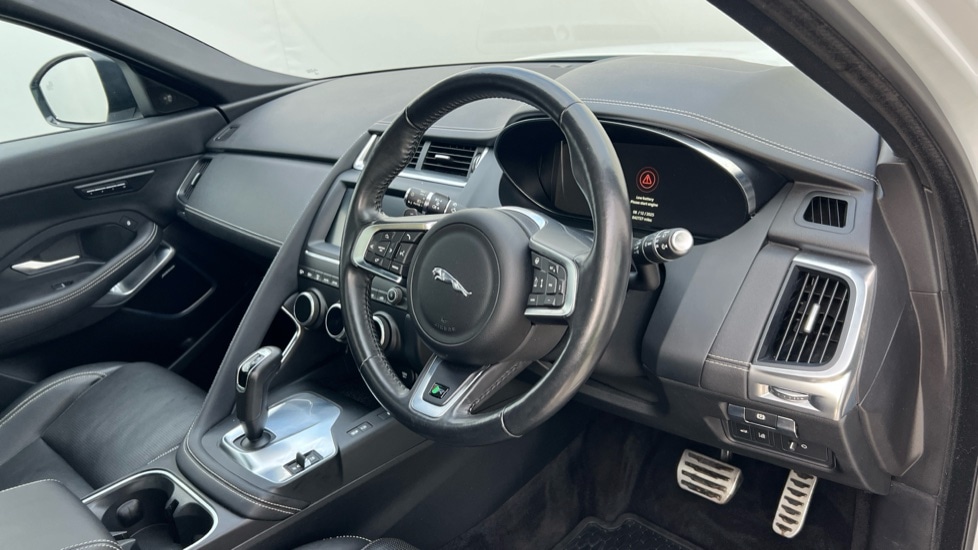 Used Jaguar E-Pace 2019 for sale - 76948327: Photo 9