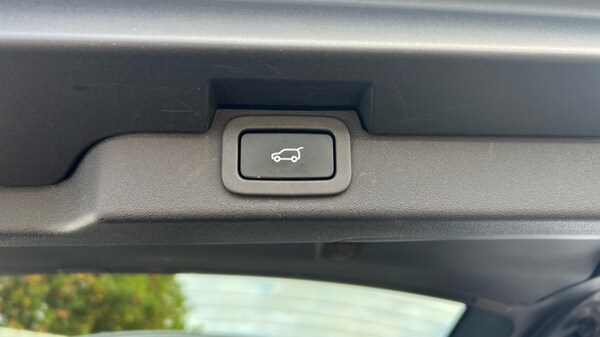 Used Land Rover Discovery 2018 for sale - 76168897: Photo 31