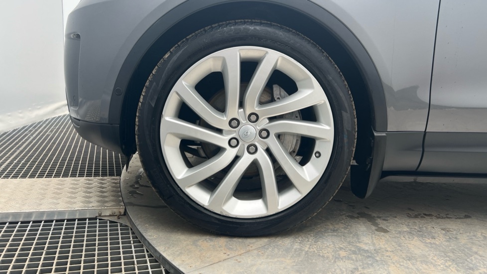 Used Land Rover Discovery 2019 for sale - 76350966: Photo 17