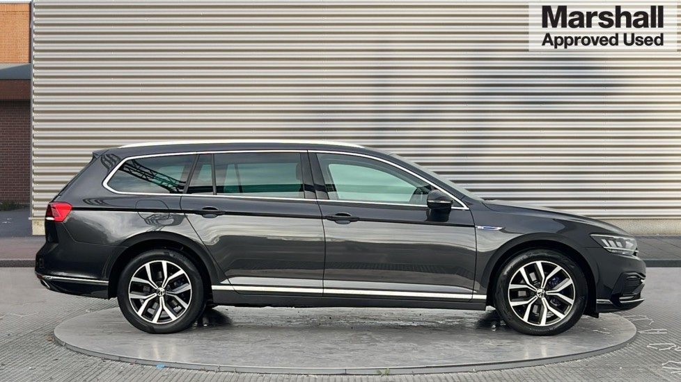 Used Volkswagen Passat 2021 for sale - 76977872: Photo 2