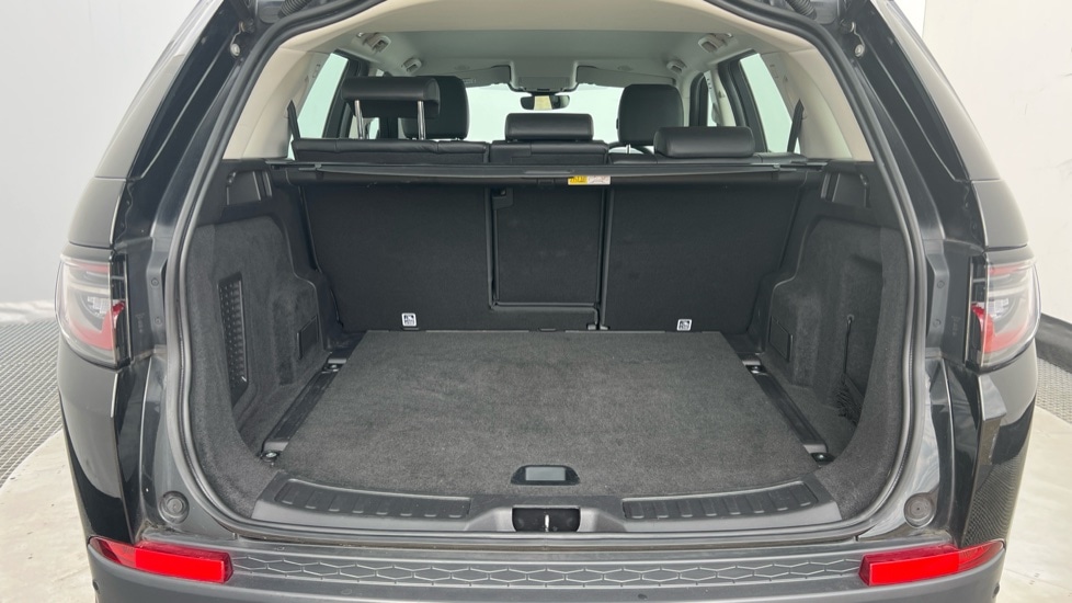 Used Land Rover Discovery Sport 2021 for sale - 76664558: Photo 15