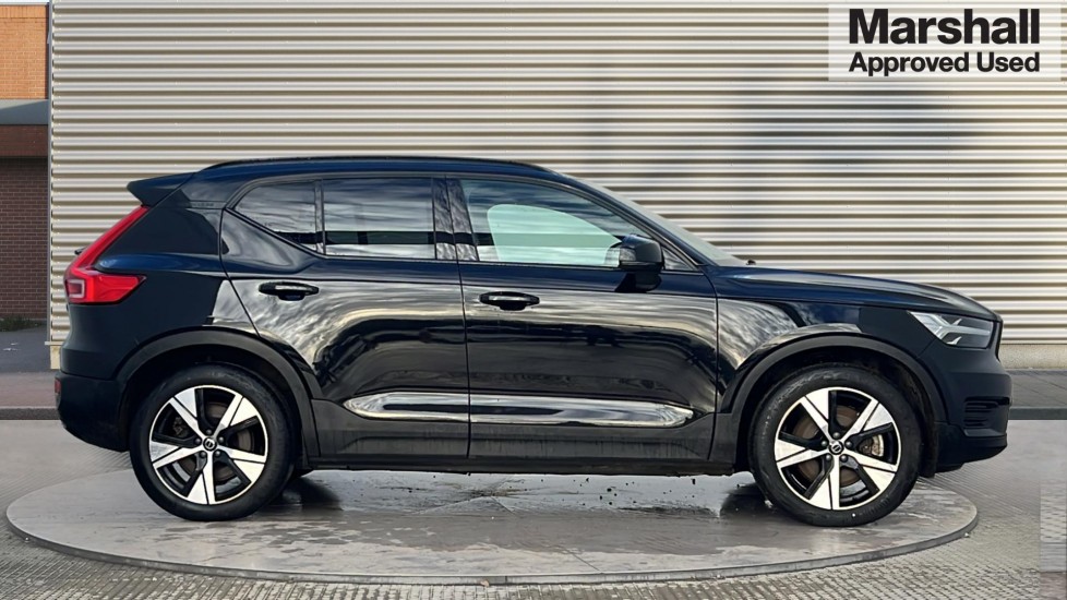 Used Volvo XC40 2021 for sale - 77057776: Photo 2