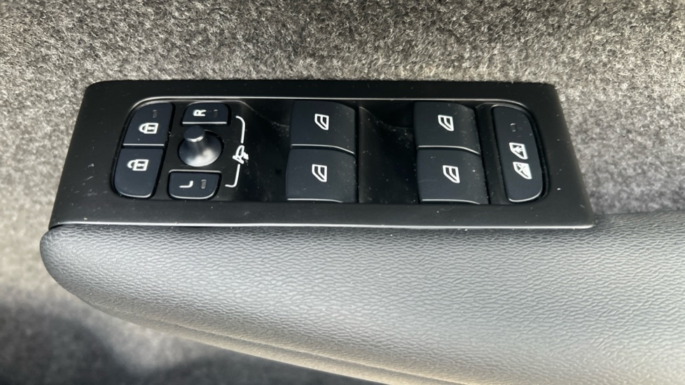 Used Volvo XC40 2021 for sale - 77057776: Photo 36