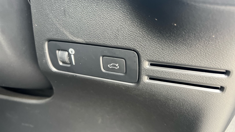 Used Volvo XC40 2021 for sale - 77057776: Photo 38