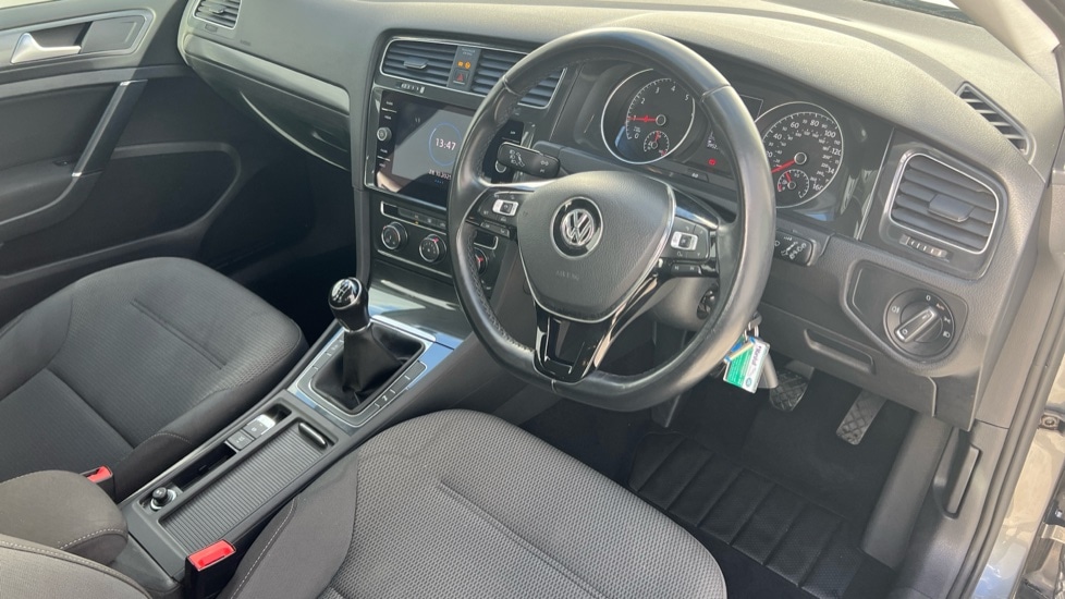 Used Volkswagen Golf 2018 for sale - 76602974: Photo 9