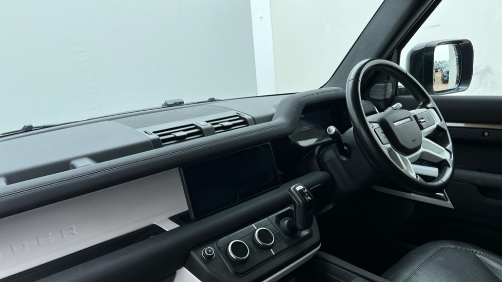 Used Land Rover Defender 2021 for sale - 76191020: Photo 10