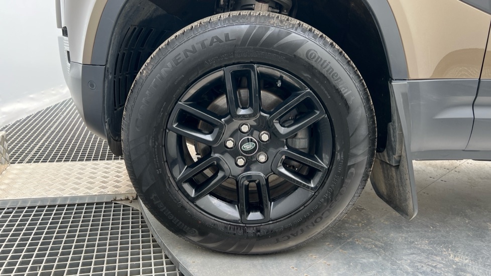 Used Land Rover Defender 2021 for sale - 76191020: Photo 17