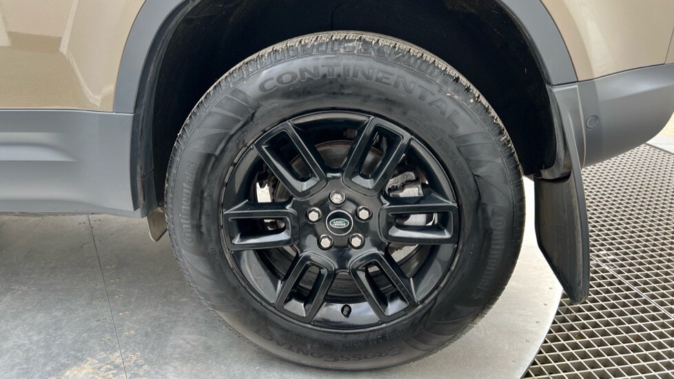 Used Land Rover Defender 2021 for sale - 76191020: Photo 18