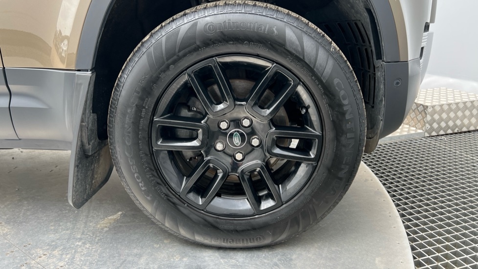 Used Land Rover Defender 2021 for sale - 76191020: Photo 20