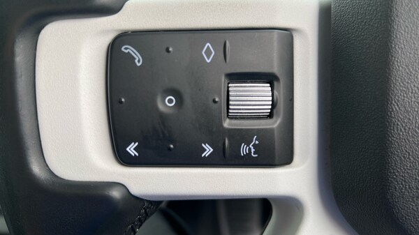 Used Land Rover Defender 2021 for sale - 76191020: Photo 23