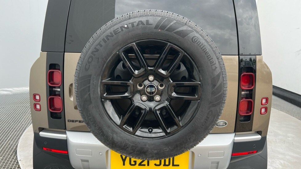 Used Land Rover Defender 2021 for sale - 76191020: Photo 38