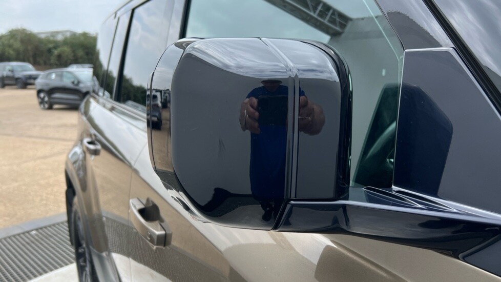 Used Land Rover Defender 2021 for sale - 76191020: Photo 44