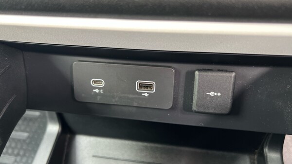 Used Land Rover Defender 2021 for sale - 76191020: Photo 48