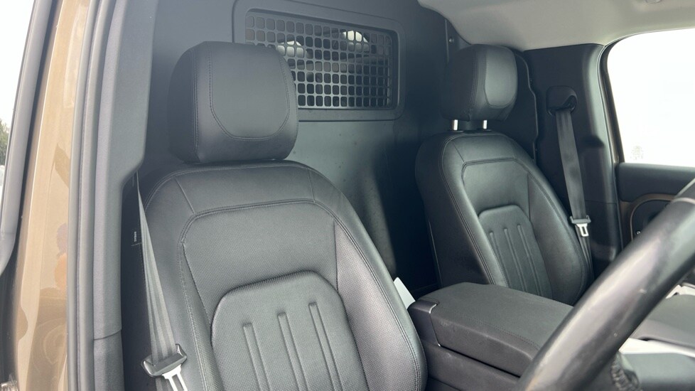 Used Land Rover Defender 2021 for sale - 76191020: Photo 49