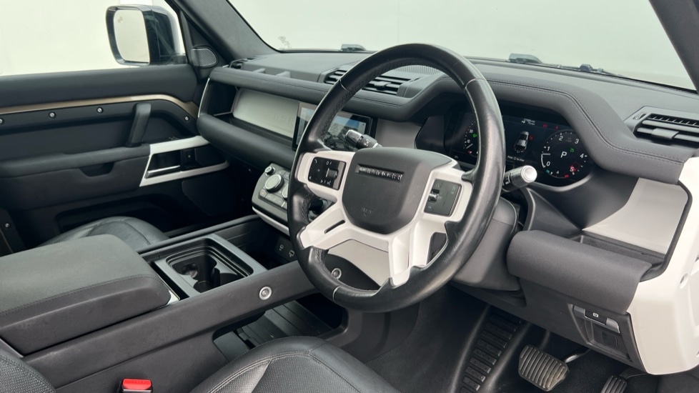 Used Land Rover Defender 2021 for sale - 76191020: Photo 9