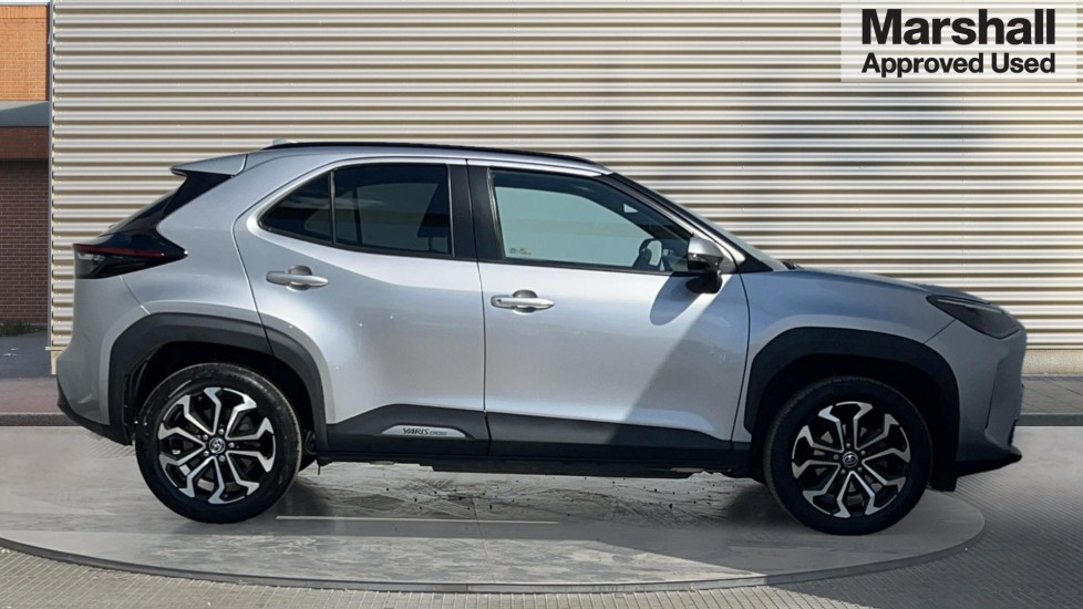 Used Toyota Yaris Cross 2023 for sale - 76475063: Photo 2