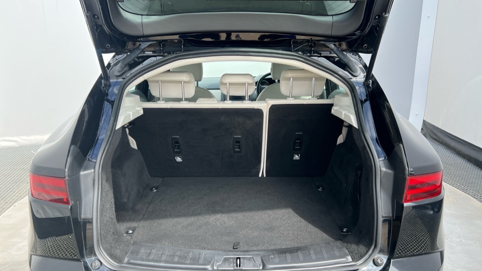 Used Jaguar E-Pace 2018 for sale - 76780363: Photo 15