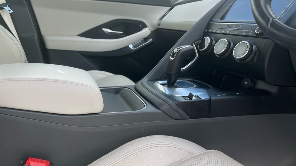 Used Jaguar E-Pace 2018 for sale - 76780363: Photo 28