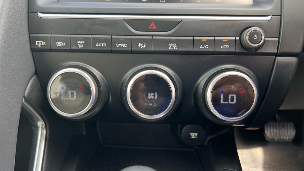 Used Jaguar E-Pace 2018 for sale - 76780363: Photo 32