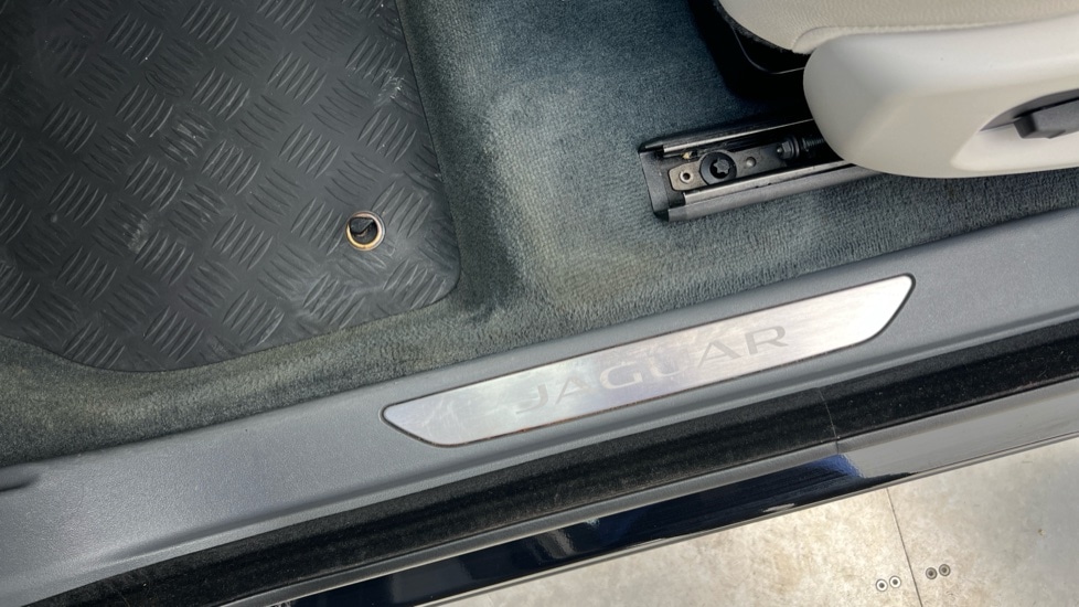 Used Jaguar E-Pace 2018 for sale - 76780363: Photo 35