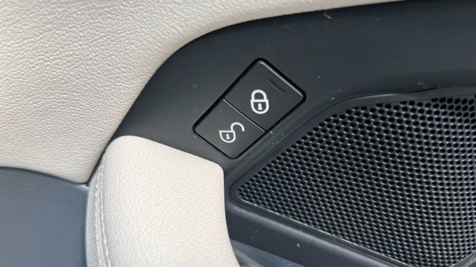 Used Jaguar E-Pace 2018 for sale - 76780363: Photo 44