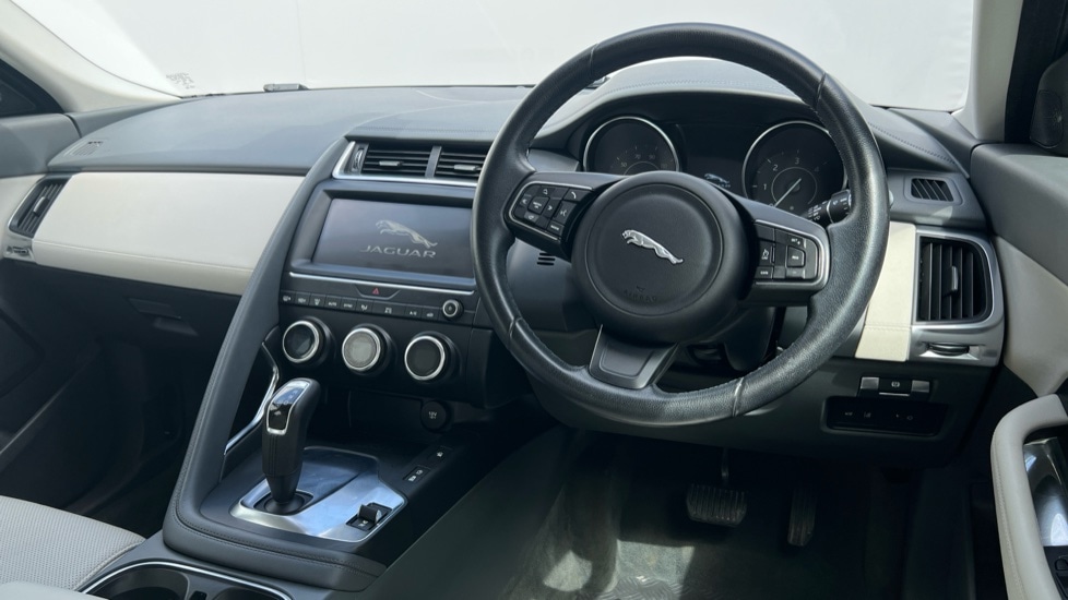 Used Jaguar E-Pace 2018 for sale - 76780363: Photo 9