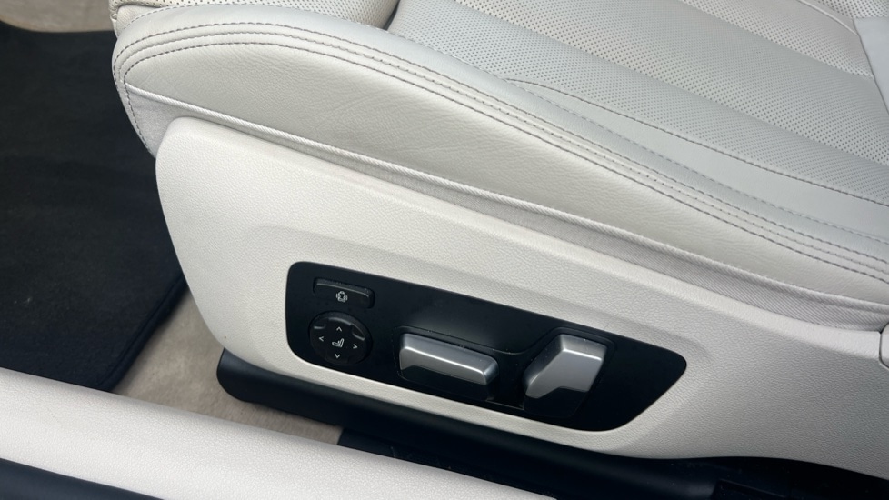 Used BMW 8 Series 2020 for sale - 76400609: Photo 31