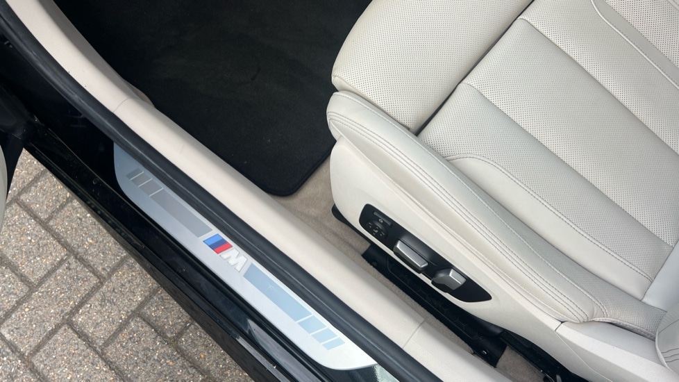 Used BMW 8 Series 2020 for sale - 76400609: Photo 36