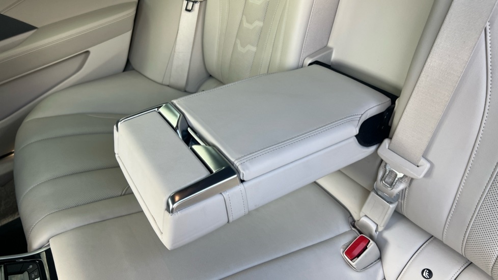 Used BMW 8 Series 2020 for sale - 76400609: Photo 39