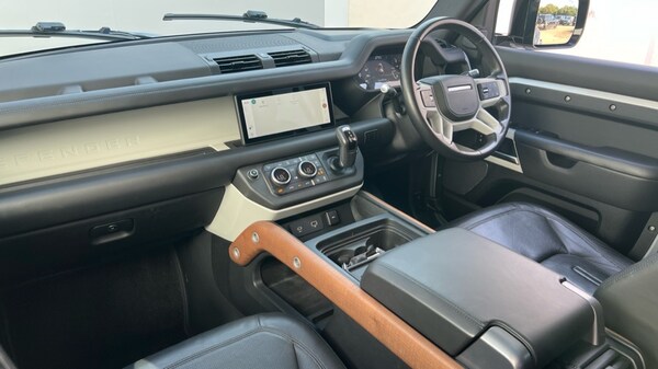 Used Land Rover Defender 2020 for sale - 76217221: Photo 10