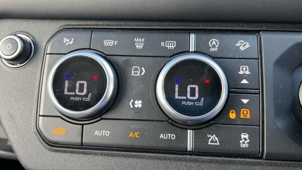 Used Land Rover Defender 2020 for sale - 76217221: Photo 33